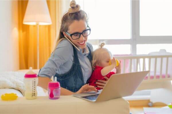 mamme-che-lavorano-da-casa